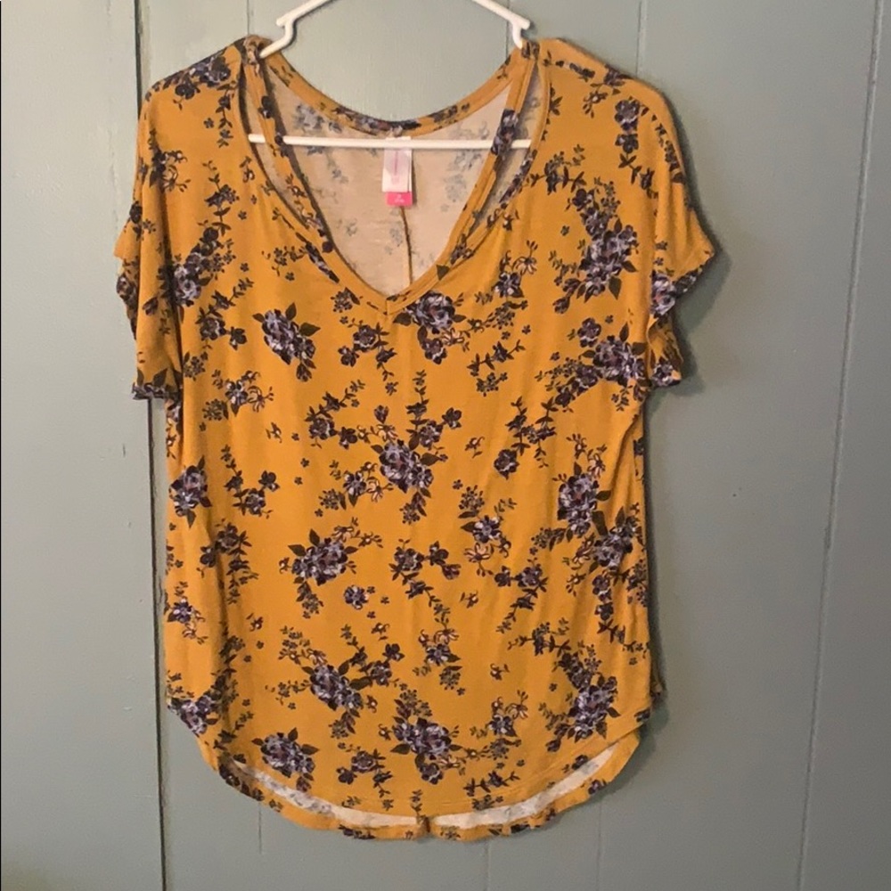 Floral tee